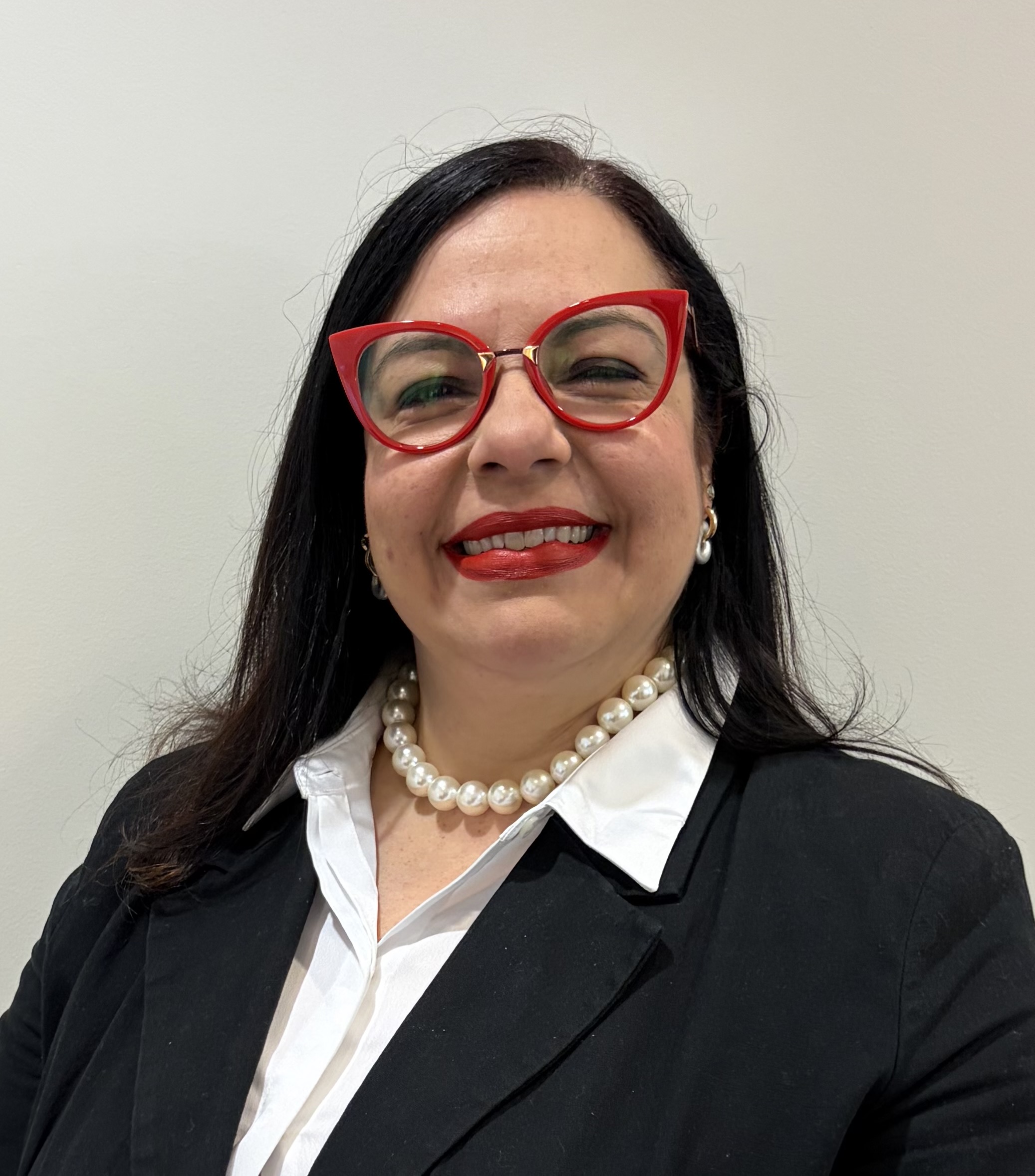 Mercedes Farinas : Multicultural Liaison