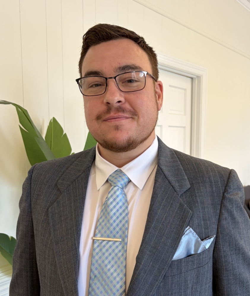 Jason Lewis : Family Service Counselor- Fairburn